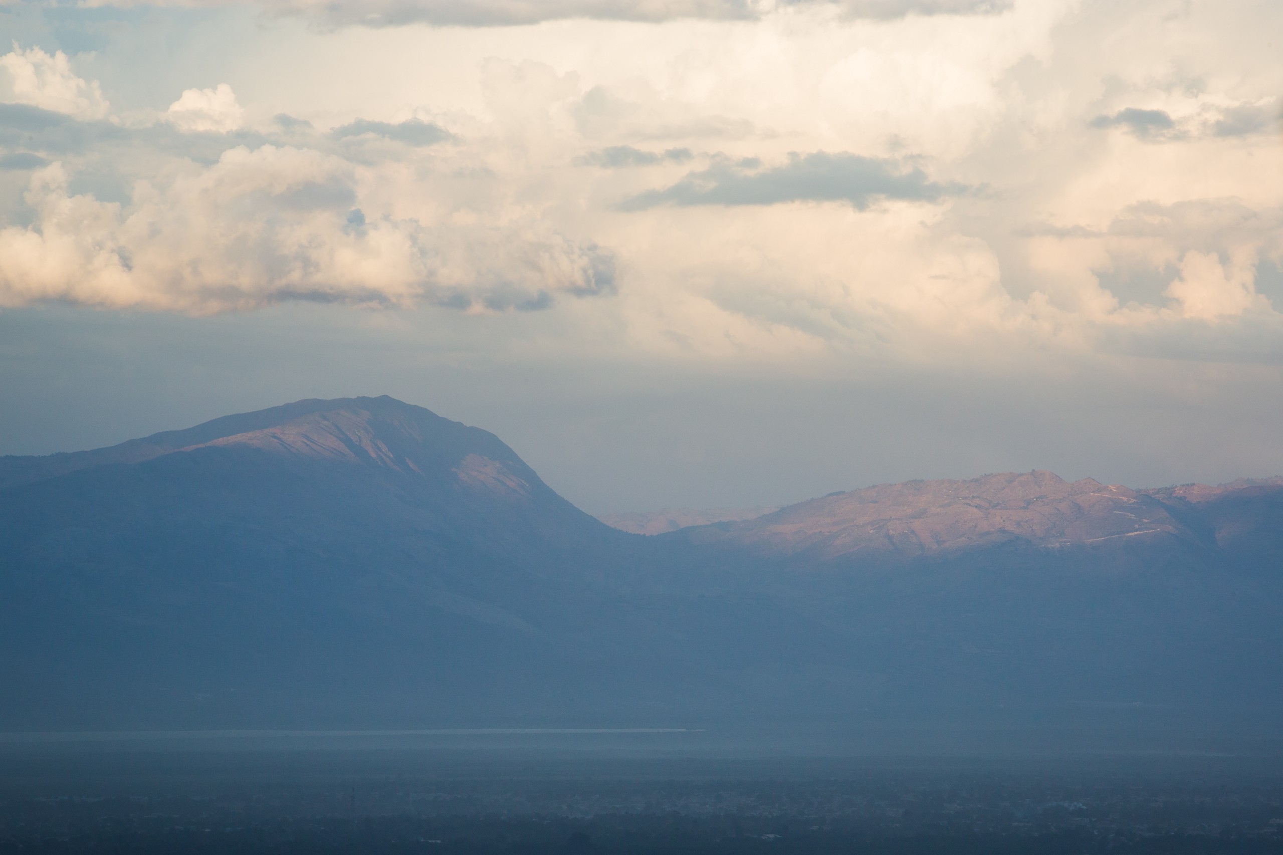 Wide shot of mountains in Port-au-Prince, Haiti