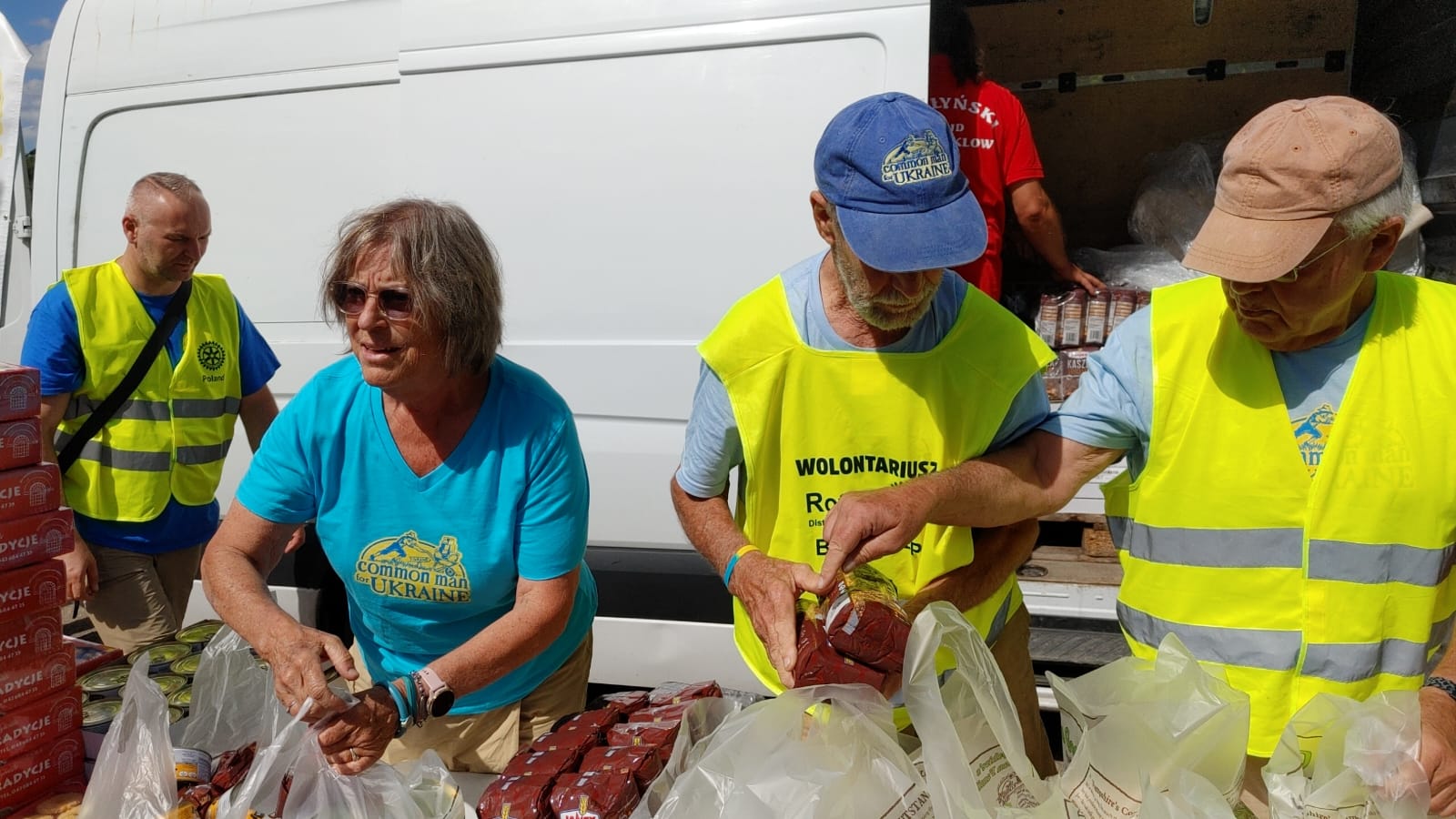 Common Man for Ukraine team with supplies